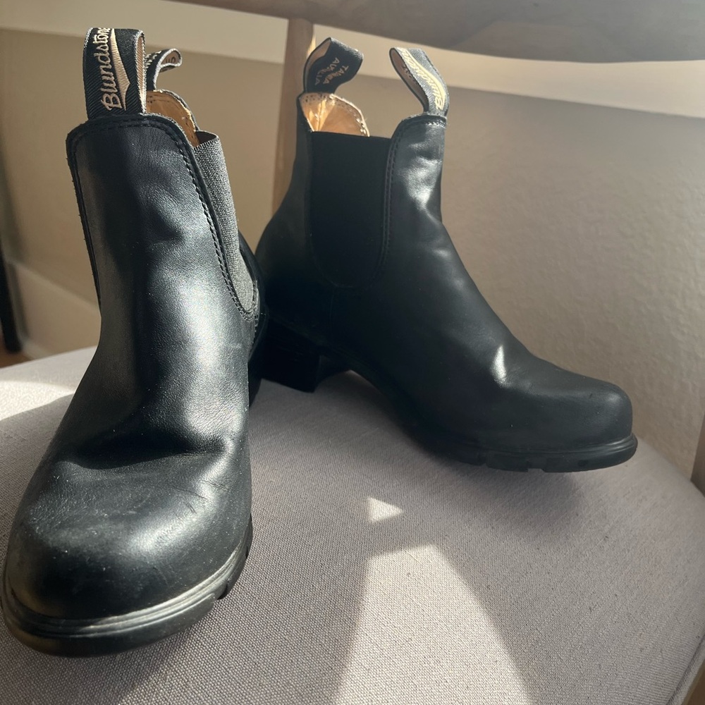 Blundstone Black Leather Chelsea Boots - Picture 3 of 5